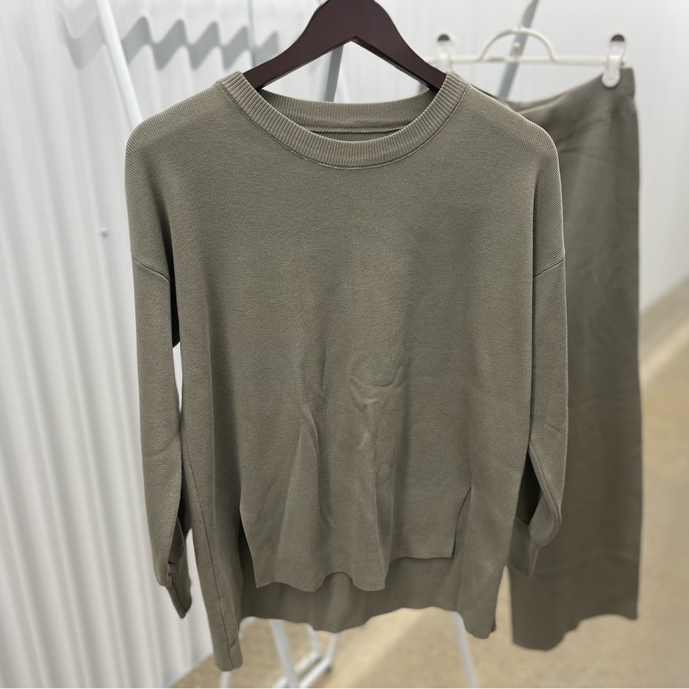 Women’s 2 Piece Knit Lounge Set- NWOT - Picture 3 of 6